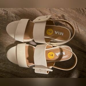 Sandals. Never worn. Stylish confortable.